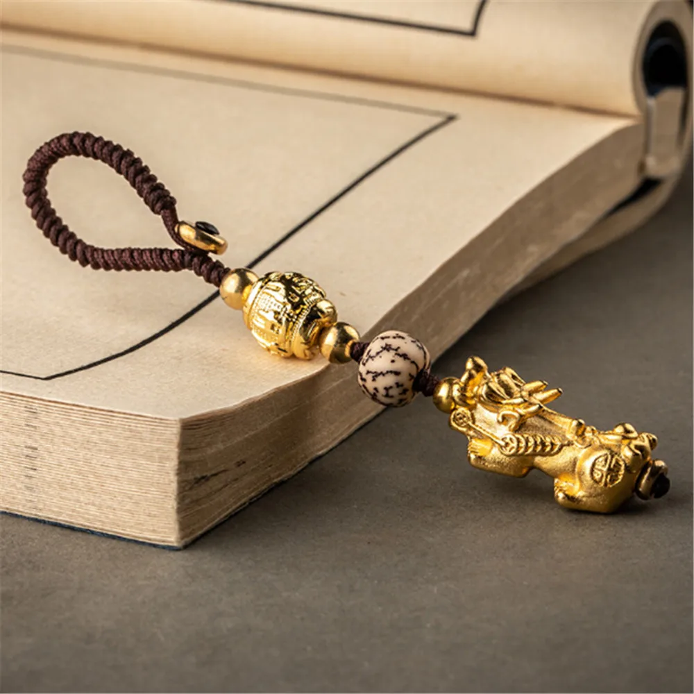 

Fashion Men's Brave Pixiu Key Button Car Key Pendant Safe Transfer Luck and Wealth Creative Weaving Pixiu Safety Pendant for Men