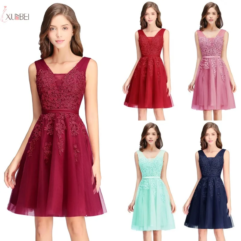 Vestidos de Dama de Honra Borgonha Azul Marinho Rosa Curto Applique Festa Casamento Vestido Convidado 2020