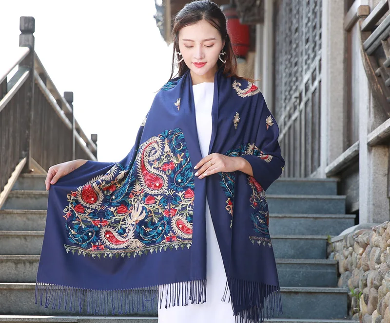 

70*200CM Autumn Winter Embroider Cashew Flower Scarf Shawl Fringed Scarves Women Solid Scarf Brand Designer Bufanda Mujer