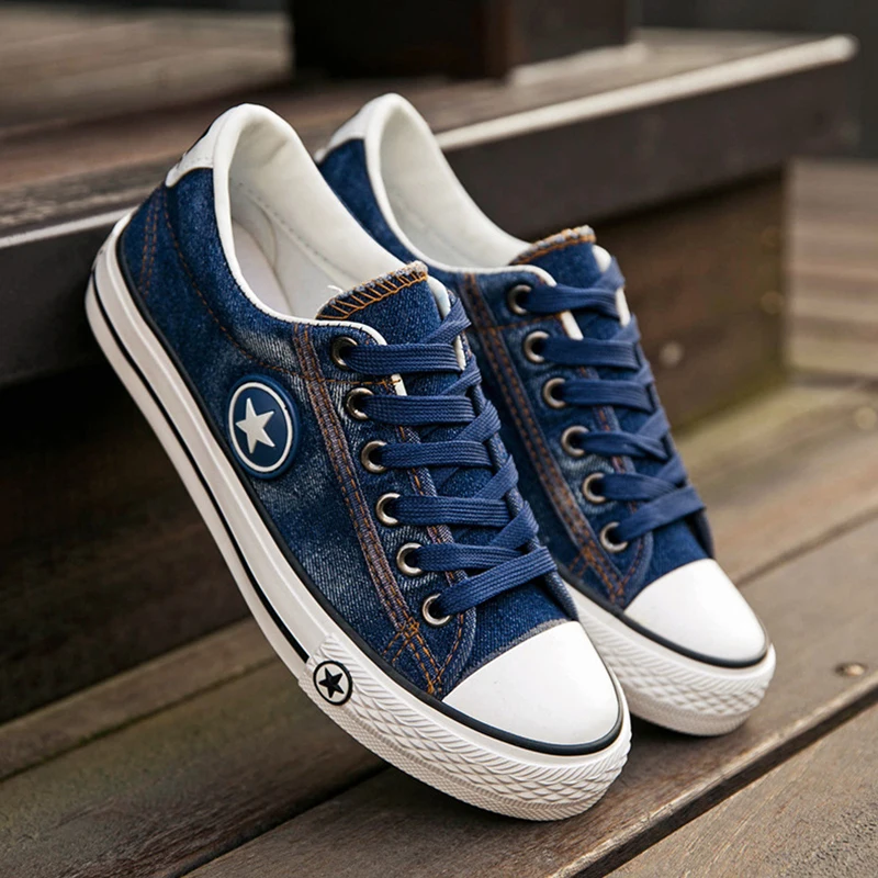 -1_0003_Women-Canvas-Shoes