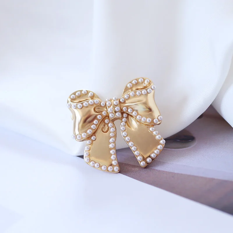 Sansummer New Hot Fashion Golden Bowknot Flower Pearl Romantic Feautiful Elegant Party Brooch For Women Jewelry 835 - Окраска металла: 835