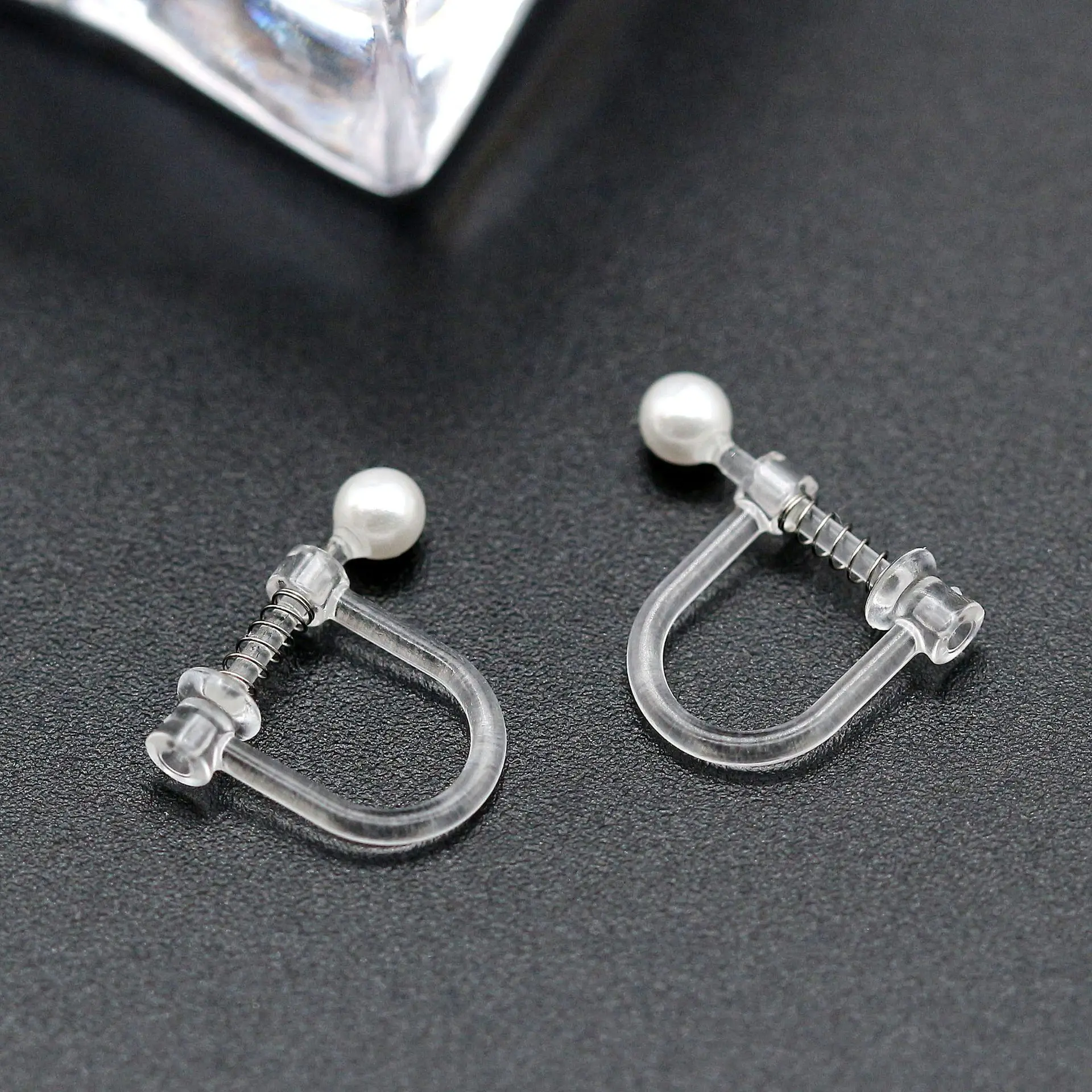 

Wholesale 20 PCS 14.5*11mm Transparent Ear Clip For Jewelry Making Clear Resin Spring Pearl Ear Clip DIY Earrings Accessories