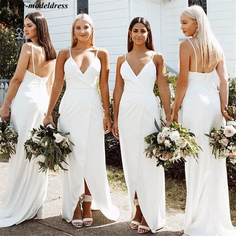 

Simple Bohemian Sheath Bridesmaid Dresses 2019 Spaghetti V-Neck Sleeveless Buttons Back Wedding Guest Dresses With Front Slit