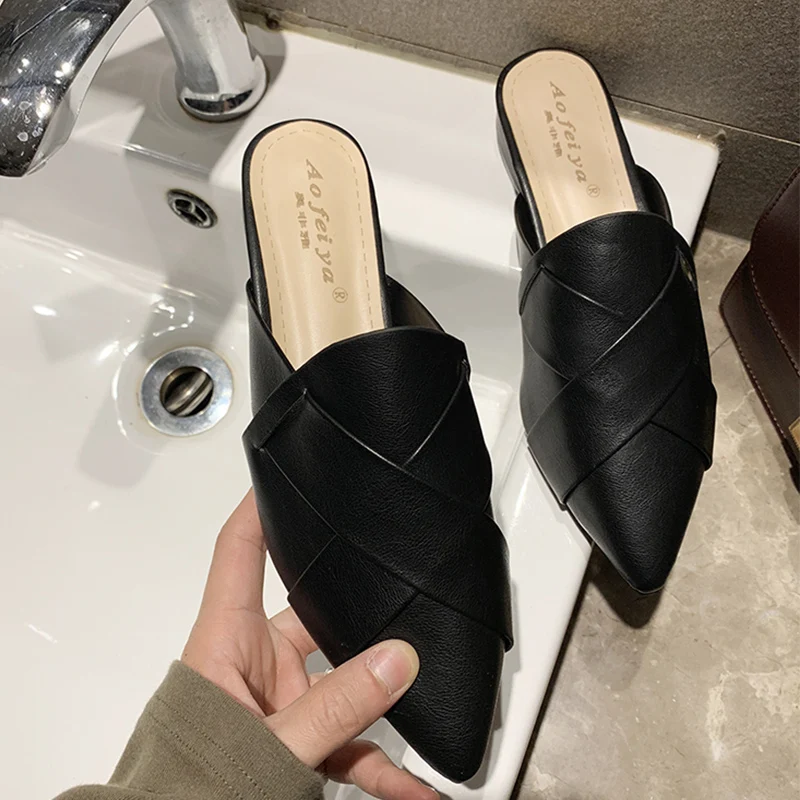

Summer Fashion Leather Mules Shoes Woman Point Toe Low Heel Flat Ladies Outdoor Slippers Women Slides Luxury Elegant pantuflas