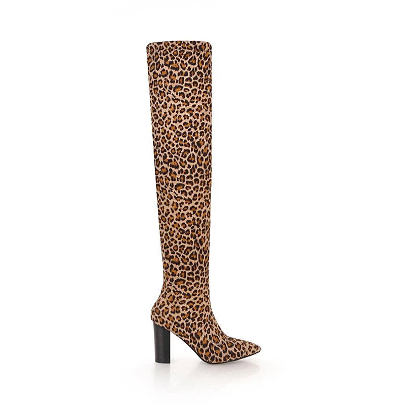 JK/женские эластичные сапоги на высоком каблуке с леопардовым принтом; обувь с острым носком; Женские Сапоги выше колена на меху; пикантная обувь; женская зимняя обувь года