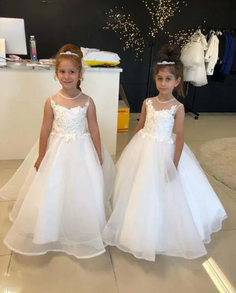 Ivory organza sheer neck flower girl dress with lace sleeveless zipper back ball gown princess holy the first communion dresses Ivory organza sheer neck flower girl dress with lace sleeveless zipper back ball gown princess holy the first communion dresses