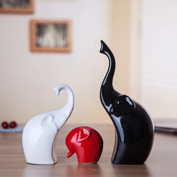 

As a wedding gift of three ceramic ornaments are living room decoration crafts Home Furnishing wedding gift