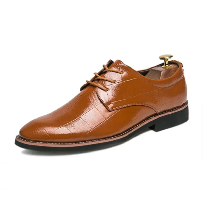 Мужская обувь; сезон весна-осень; официальная кожаная обувь в деловом стиле; Повседневная обувь; мужская модельная Роскошная офисная обувь; мужские вечерние туфли-оксфорды коричневого цвета - Цвет: brown