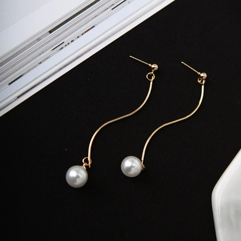 

New Minimalist Geometric Personality Curved Wavy Pearl Earrings For Women Gift Jewelry Brincos Wedding Earrings