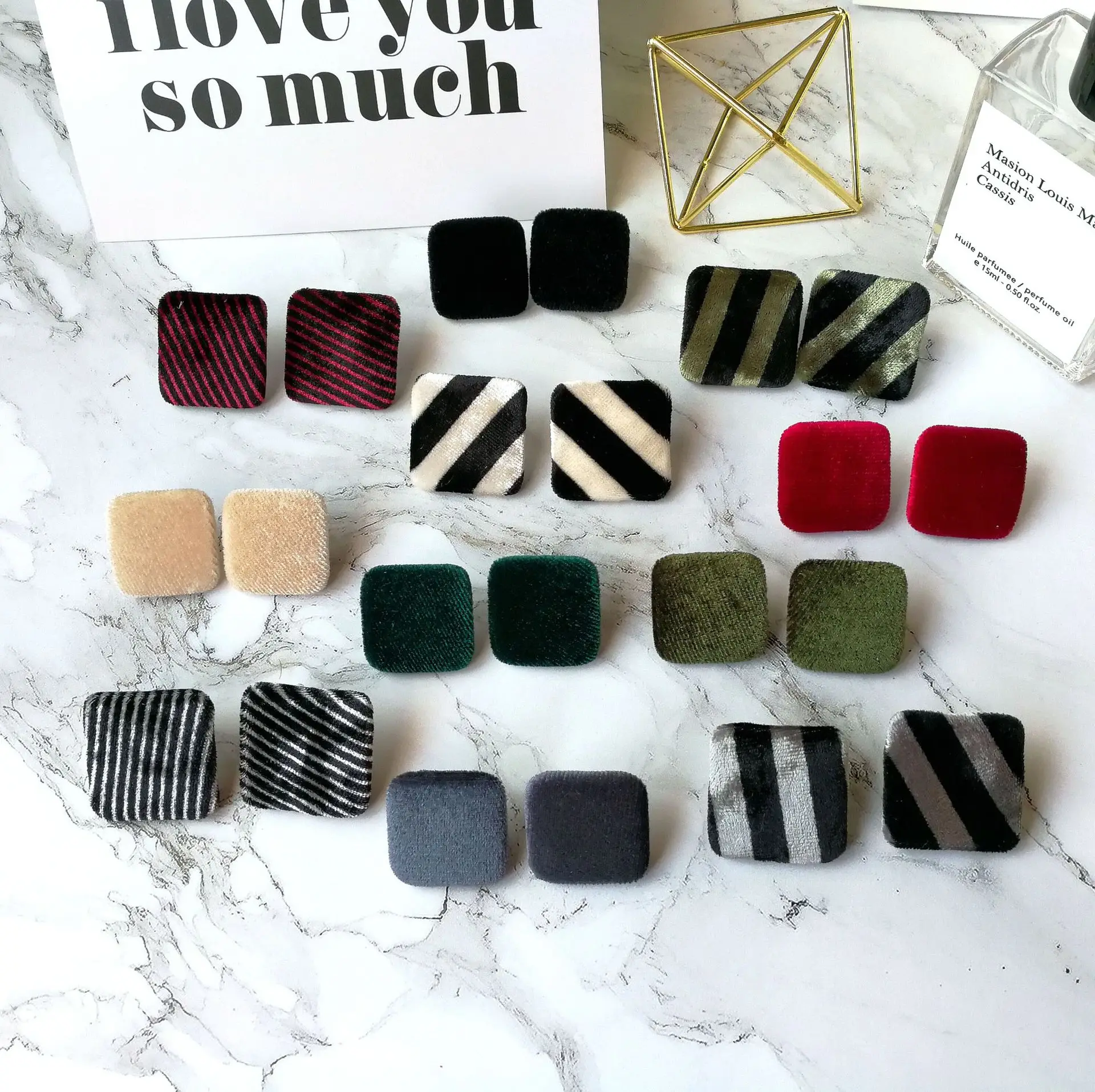 Золотые бархатные плюшевые кнопки серьги простые дикие ткань квадратные геометрические серьги