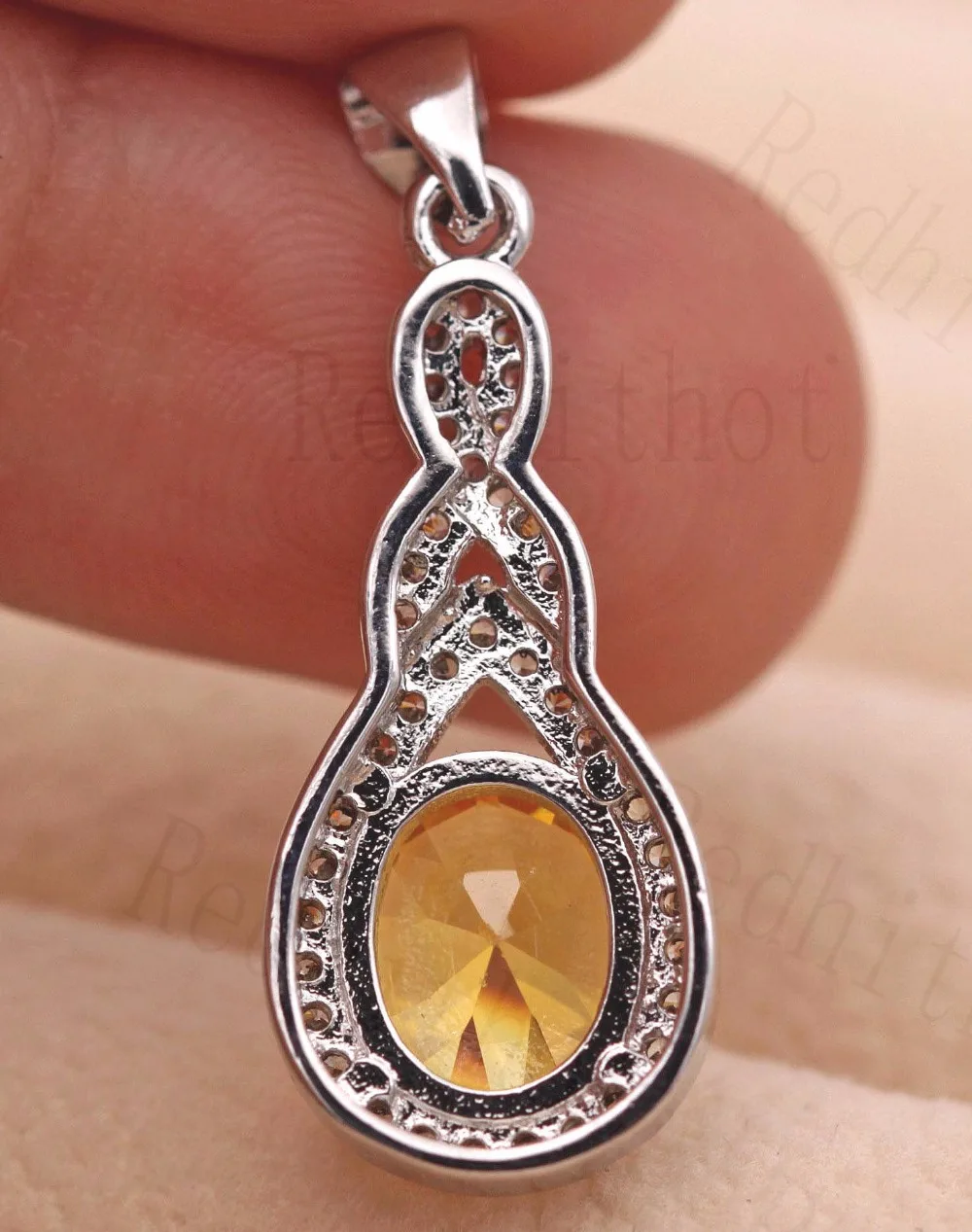 OBS0470_Gold_01 (2)