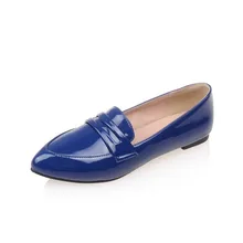 Женские красные туфли на плоской подошве; женские лоферы из лакированной кожи с острым носком; женская обувь с сумочкой; Низкий Топ в европейском и американском стиле; квадратный каблук