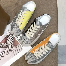 Женская обувь на плоской подошве с раздельным носком, крутая модная повседневная обувь для девочек, уличный стиль, хип-хоп, блестящая женская обувь уникального дизайна