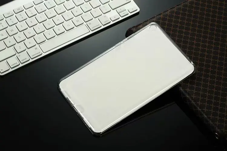 3718