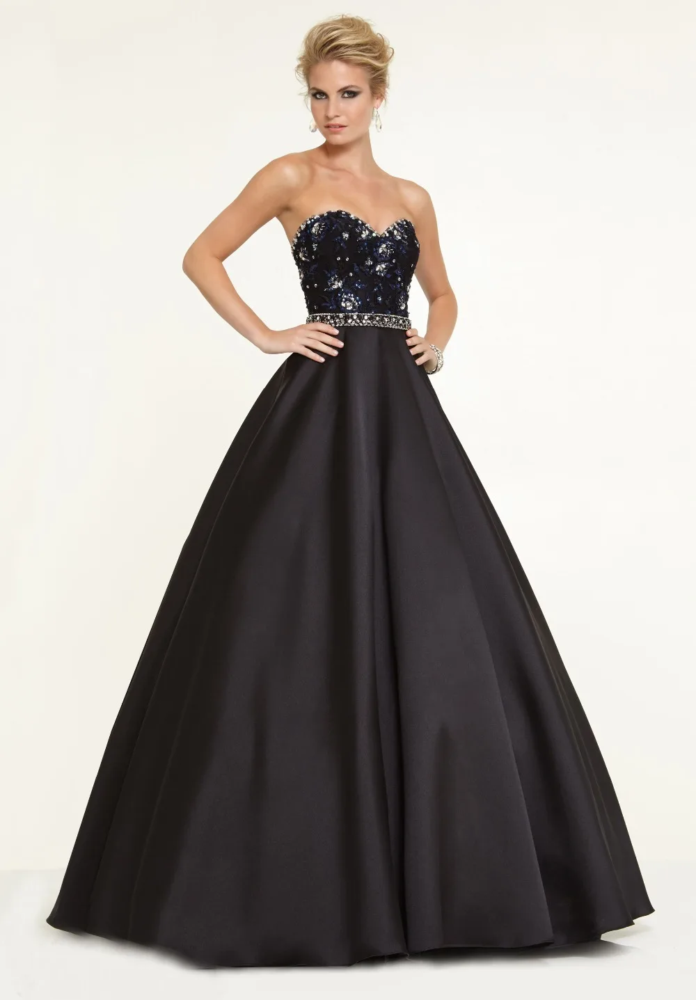 2017 Sin Tirantes Con Cuentas Top de Raso Negro Vestido de