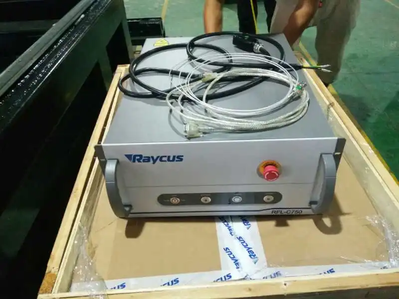 

China Raycus 750W fiber laser power source on fiber laser cutting machine