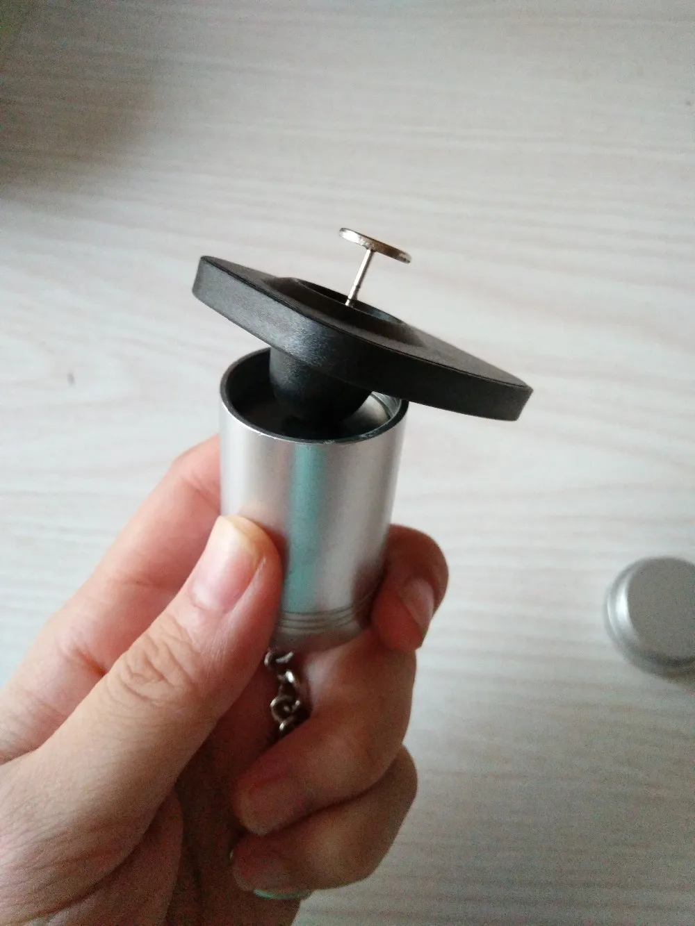 8500gs Magnetic portable Bullet EAS Tag Detacher for Security Tag Hook Mini tag remover.