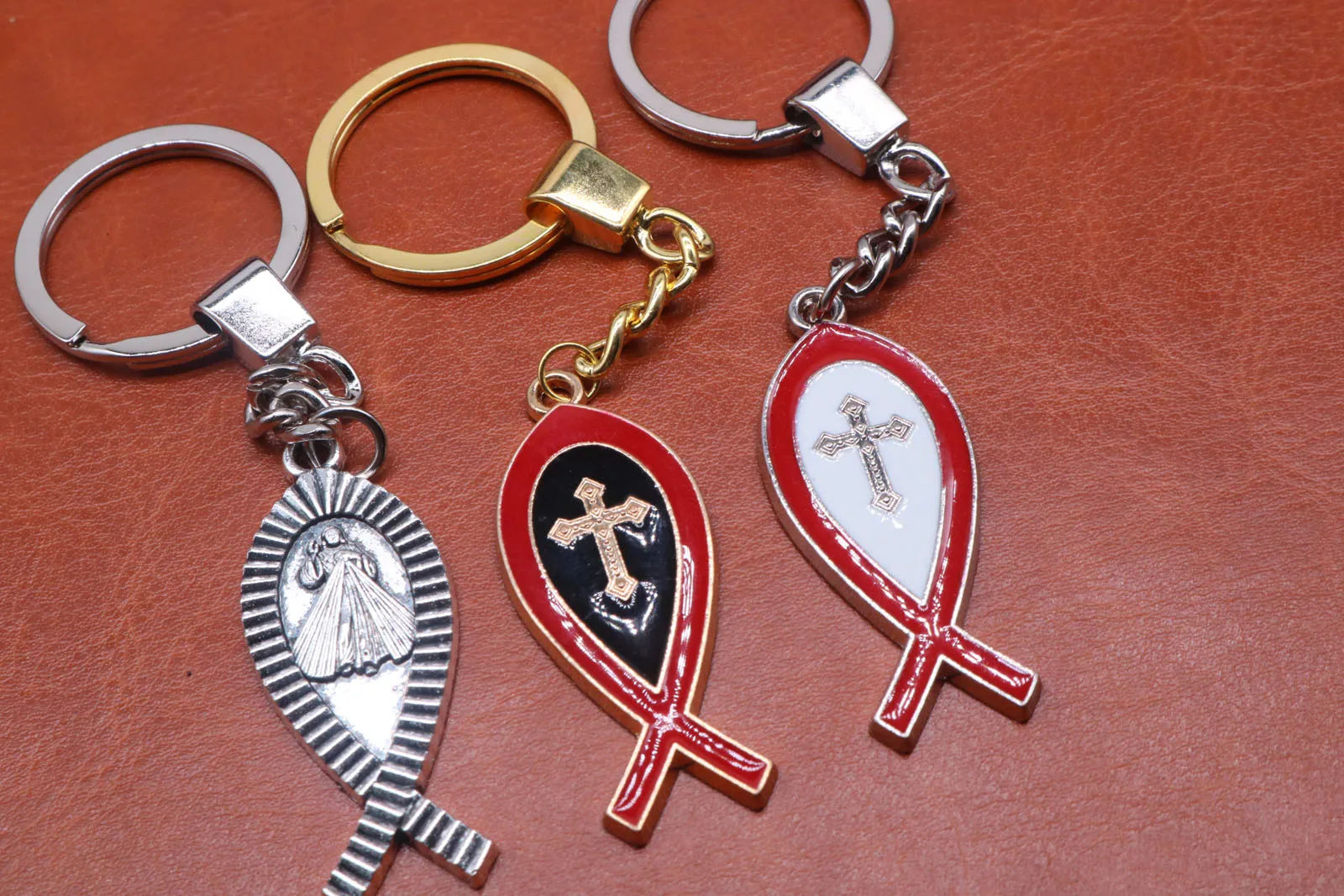 Christian Jesus fish Keychain key holder for fish shaped crossover of