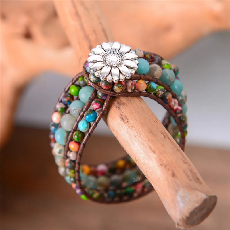 Женский трехслойный браслет Boho из натурального камня круглой формы с кожаным