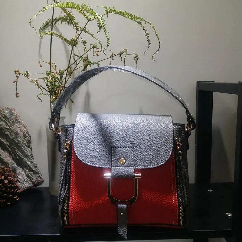 2019bolsa feminina она все еще носила дамскую сумку на одном плече и надела большую с