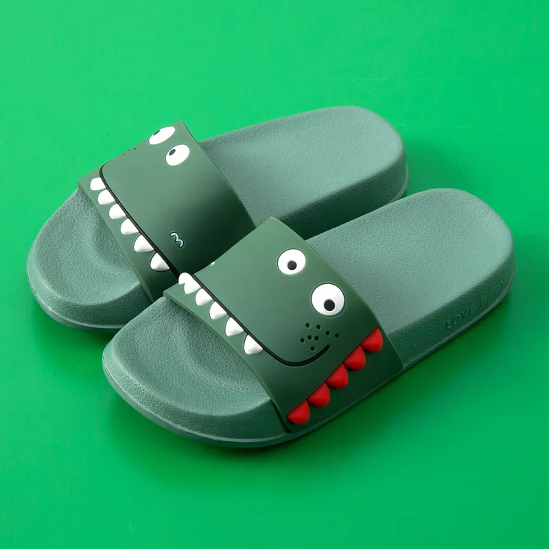 Детские тапочки с динозавром из мультфильма; домашние тапочки для маленьких мальчиков; забавная садовая обувь на плоской подошве; пляжные шлепанцы для девочек; уличные сандалии - Цвет: Зеленый