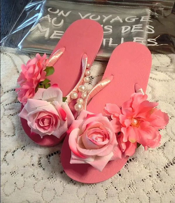 

2017 summer lady's pink Rose flower flat sandals sweet casual fashion female beach flip flops women shoes home Hot Sale