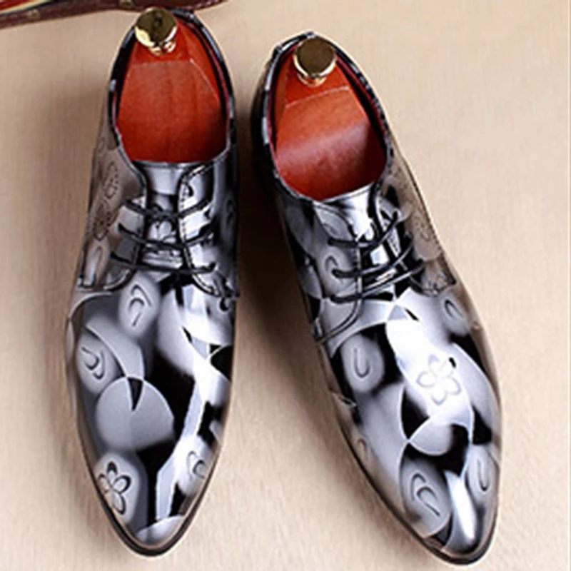 Яркие Кожаные Мужские модельные туфли; брендовые модные свадебные туфли для жениха; мужские деловые туфли с острым носком, на шнуровке, с цветочным принтом; размеры 38-48