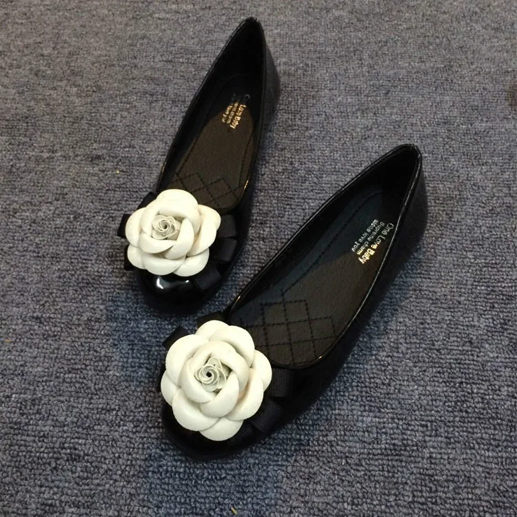 

European Famous Brand Shoes Woman Japanned Leather Ballet Flats Ladies Zapatillas Mujer Camellia Creepers Plaid Wedding Shoes