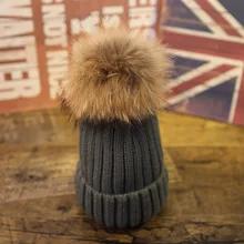 Бренд Для женщин на весну и зиму Шапки шапочки вязаные Кепки крючком Кролик Меховые помпоны уха Защитите Повседневное Кепки Chapeu Feminino