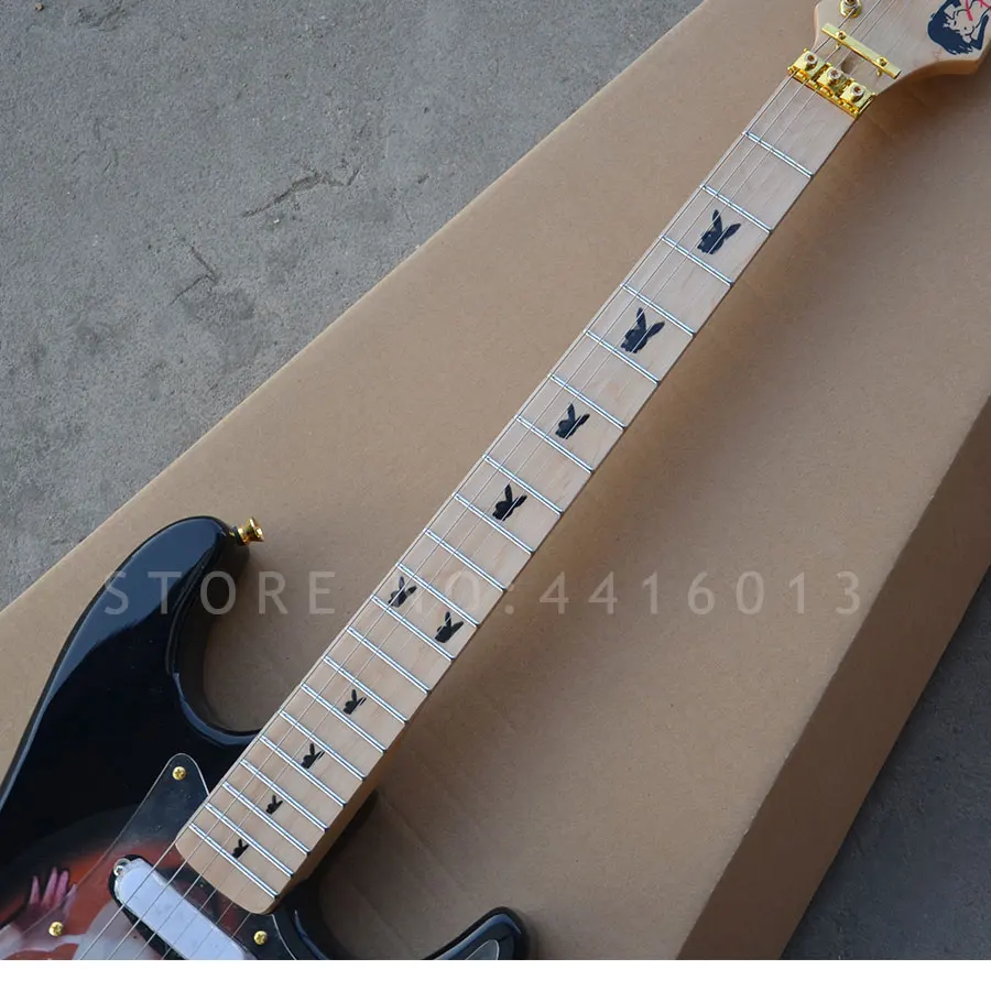 Marilyn-Monroe-ST-guitar3