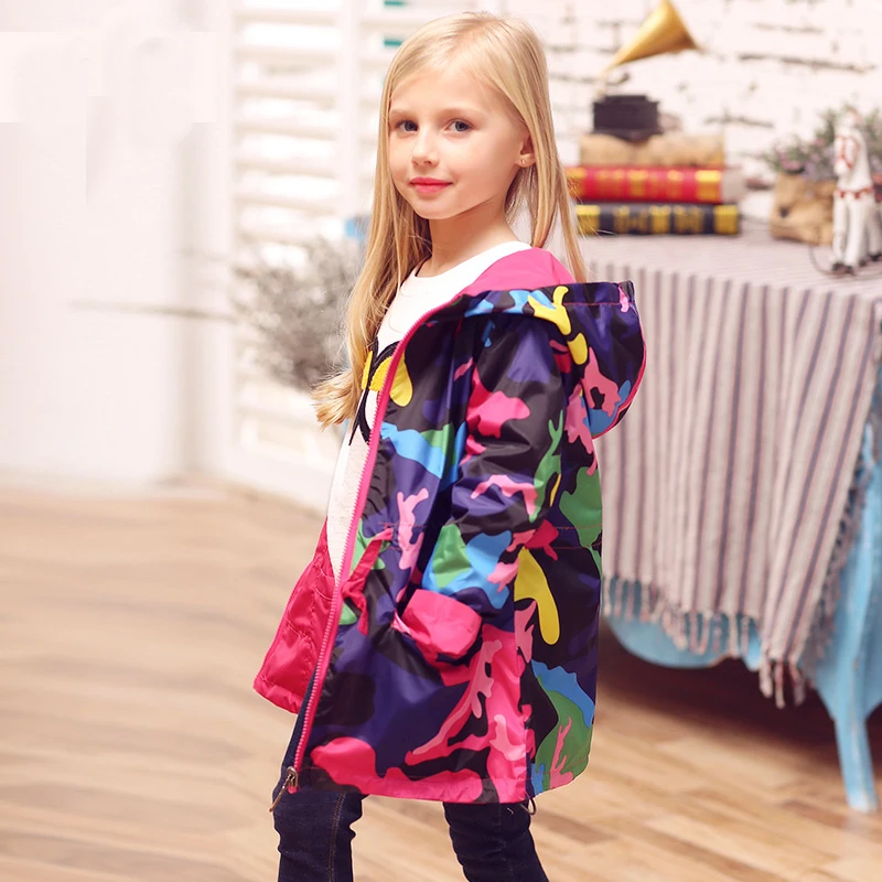 

LOW CUV 2017 New Year Little Girl Coat and Girl Cartoon Duplex Wearing Graffiti Hoodie Tender Girl Full Set Of Children's Jacket