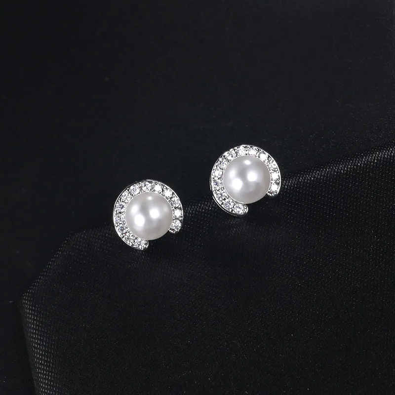 

baiduqiandu Clear Crystal Moon Stud Earrings for Women Piercing Simulated Pearl Geometry Earrings Statement Ear Jewelry
