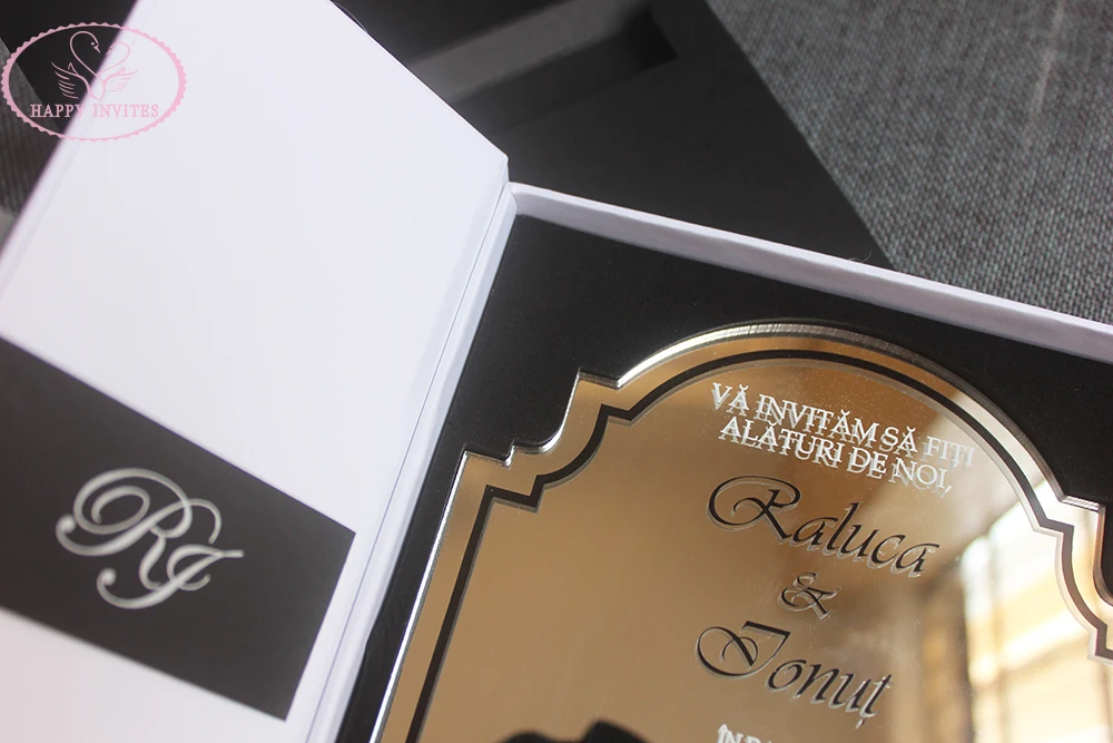 HI4077-06 Elegant White HardCover Box Invitation with Silver Mirror Invitation Acrylic Invitation with Black & White Printing Made in China
