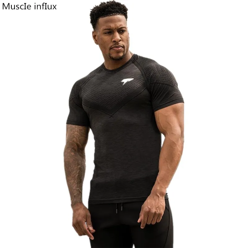 

Brand Cotton Gym Shirt Sports T Shirt Men Short Sleeve Rashgard Running Tshirt Workout Training Tees Fitness Top Sport T-shirt