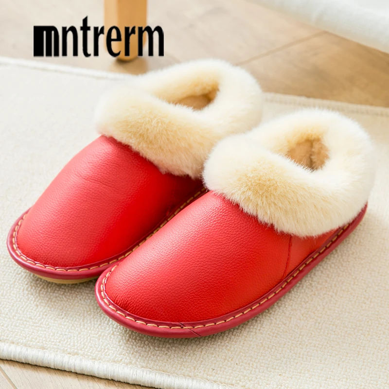 online Mntrerm 2018 Inverno Quente Plush Chinelos De Couro Em Casa Não Deslizamento Sapatos Casa das Mulheres Chinelos de Algodão Casal Quente Grossa sapatos fechados