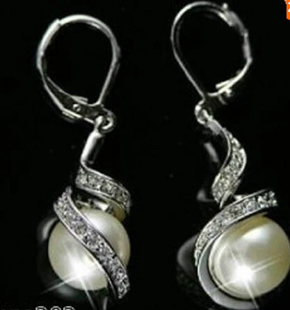 

Beautiful white shell pearl earrings yb dr>Lovely Fine Nobility Lady's Women's Earrings