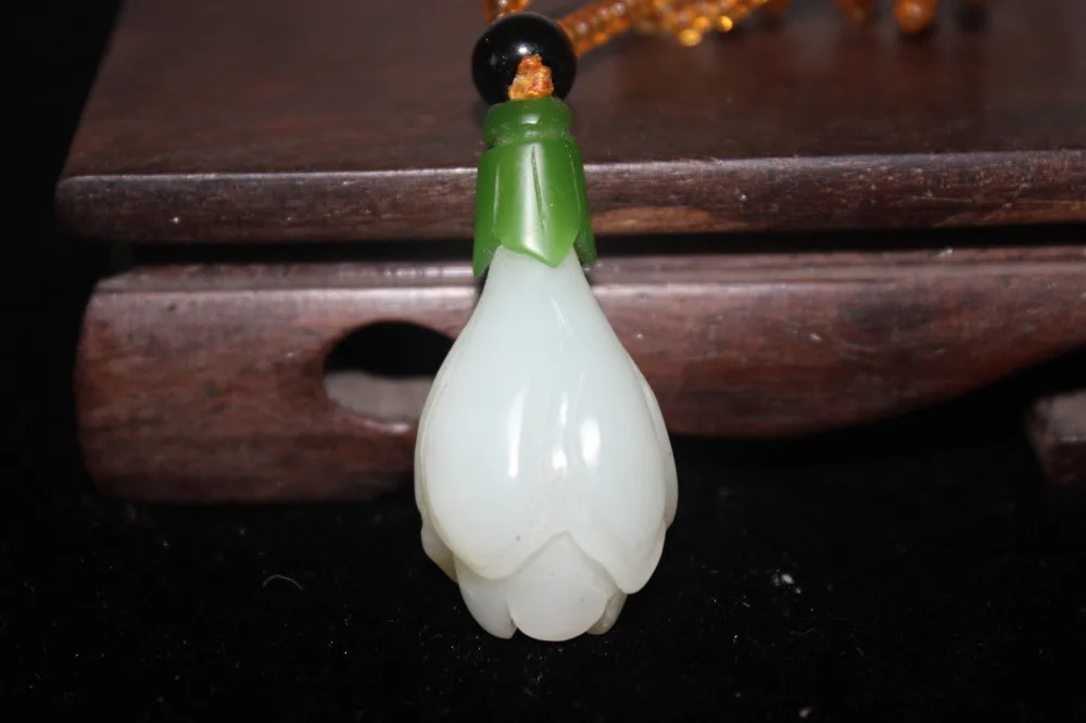 

1792 Chinese China Xinjiang Natural And nephrite Jade Polished Statue Orchid Flowers