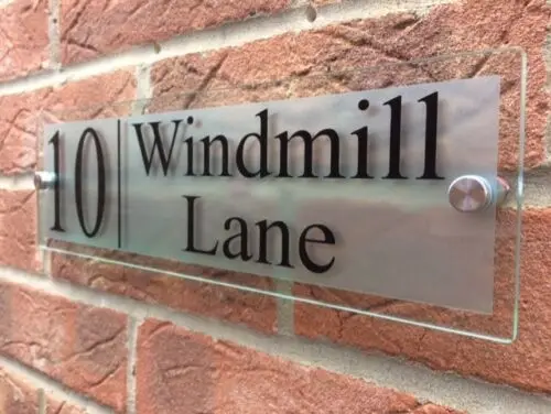 

MODERN HOUSE SIGN PLAQUE DOOR NUMBER STREET NAME GLASS EFFECT ACRYLIC ETCHED