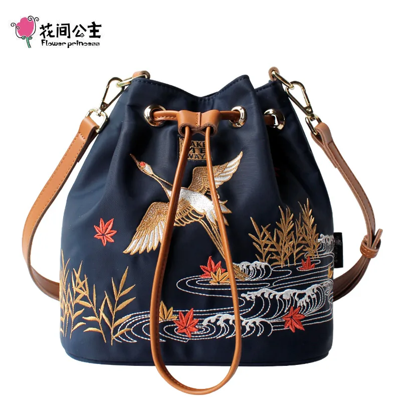 Download Wanita Tas Selempang Pictures
