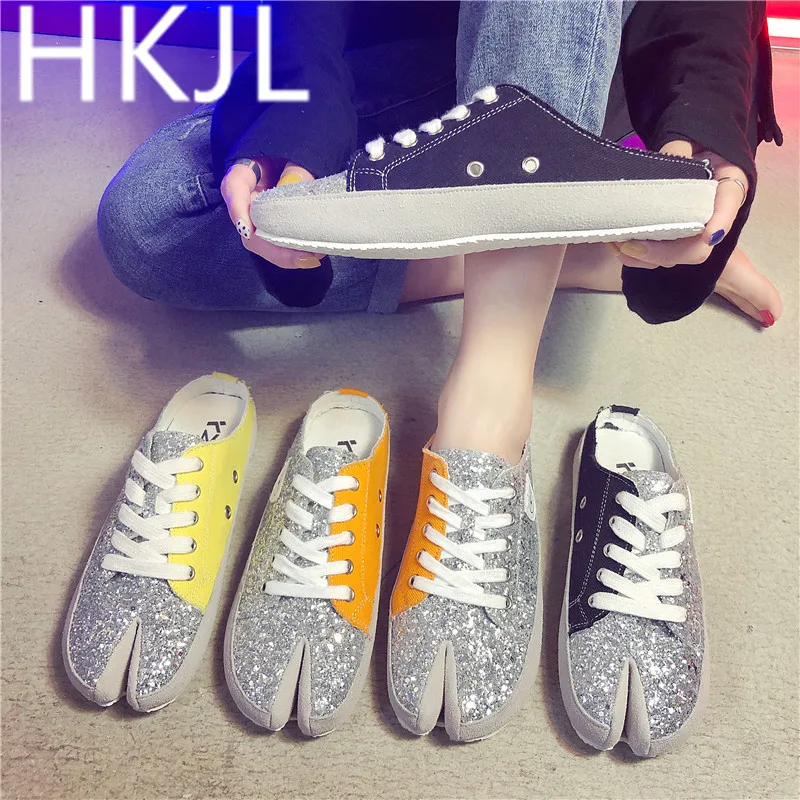 

HKJL 2019 summer Korean version flat bottom joker sequin split toe pig shoe student slipper female outer wear female drag A505