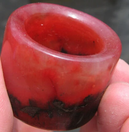 

ddh0105 aged natural red onyx hand carved thumb ring size13.5
