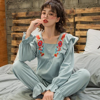 

2019 Spring New Maternity pajamas Pregnant Pyjama Fashion Embroidery Cotton Lotus Leaf Edge Breastfeeding Nursing Nightwear A210