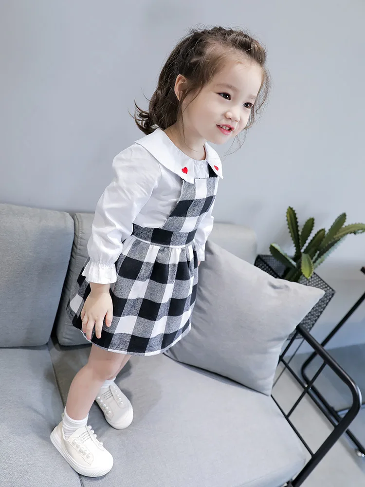 4575223975_1282019318