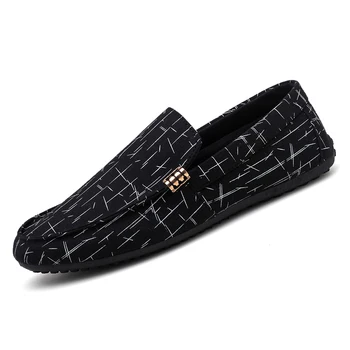 

Summer Handsome Male Skateboarding Shoes Flat Skateboard Lazy Canvas Shoes Youth Men Walking Breathable Silp-on Sneaker
