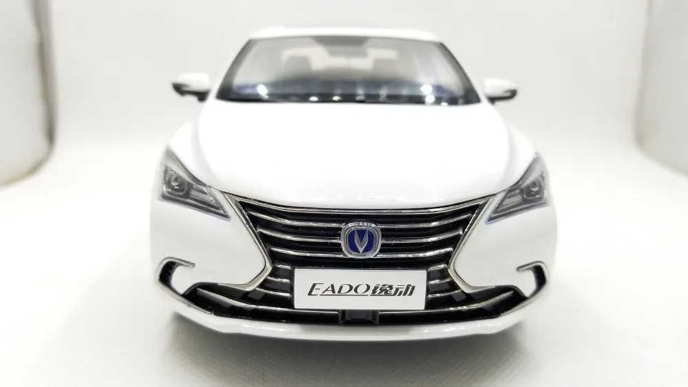 1:18 литая под давлением модель для Changan Yidong Eado 2018 игрушечный автомобиль из сплава