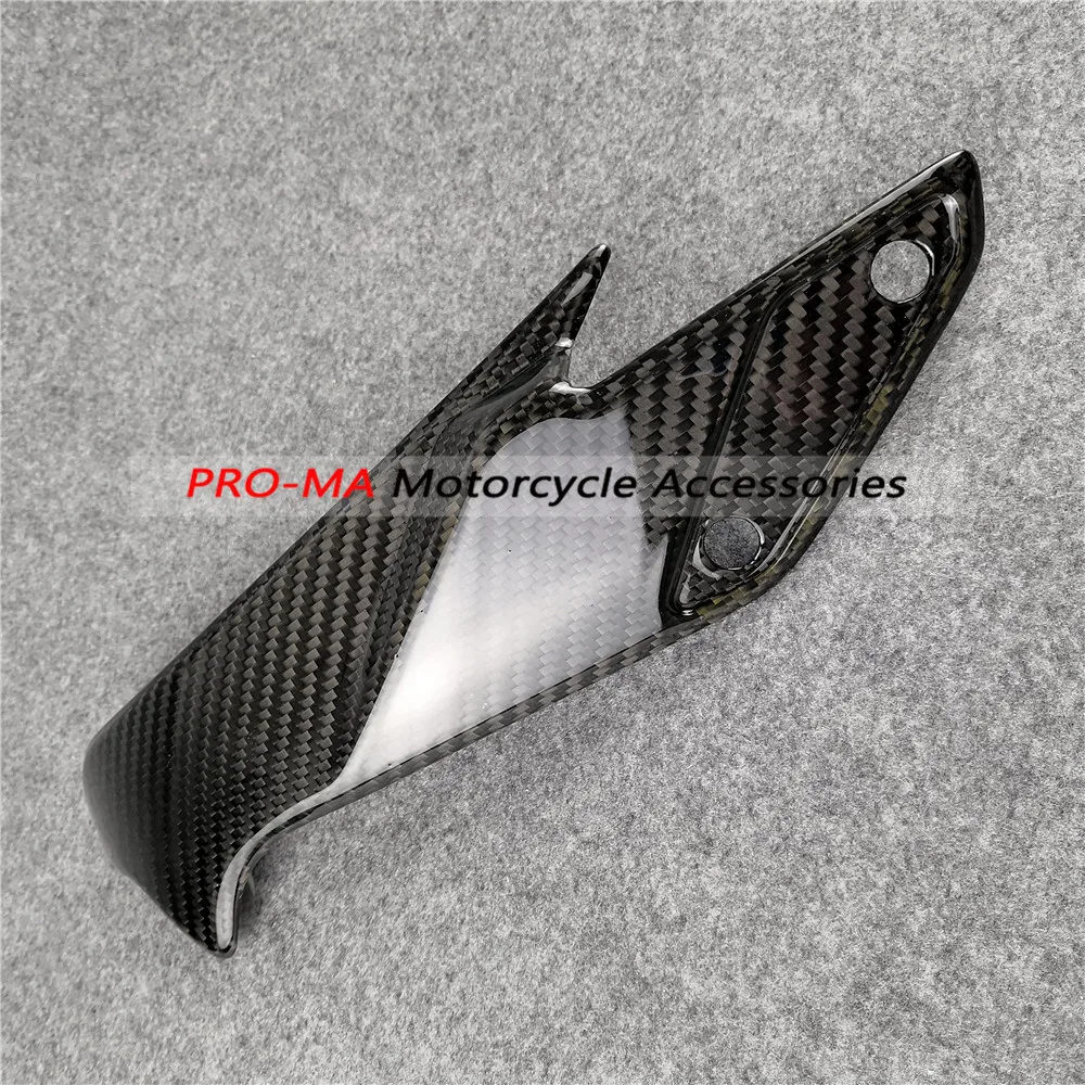 

Swingarm Cover in Carbon Fiber For MV Agusta F3 2012 Plain