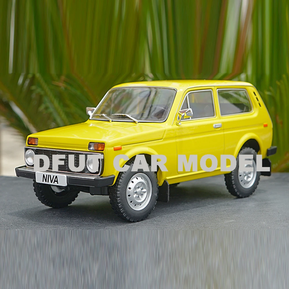 Модель автомобиля Лада Нива из 1:18 сплава детские игрушечные машинки
