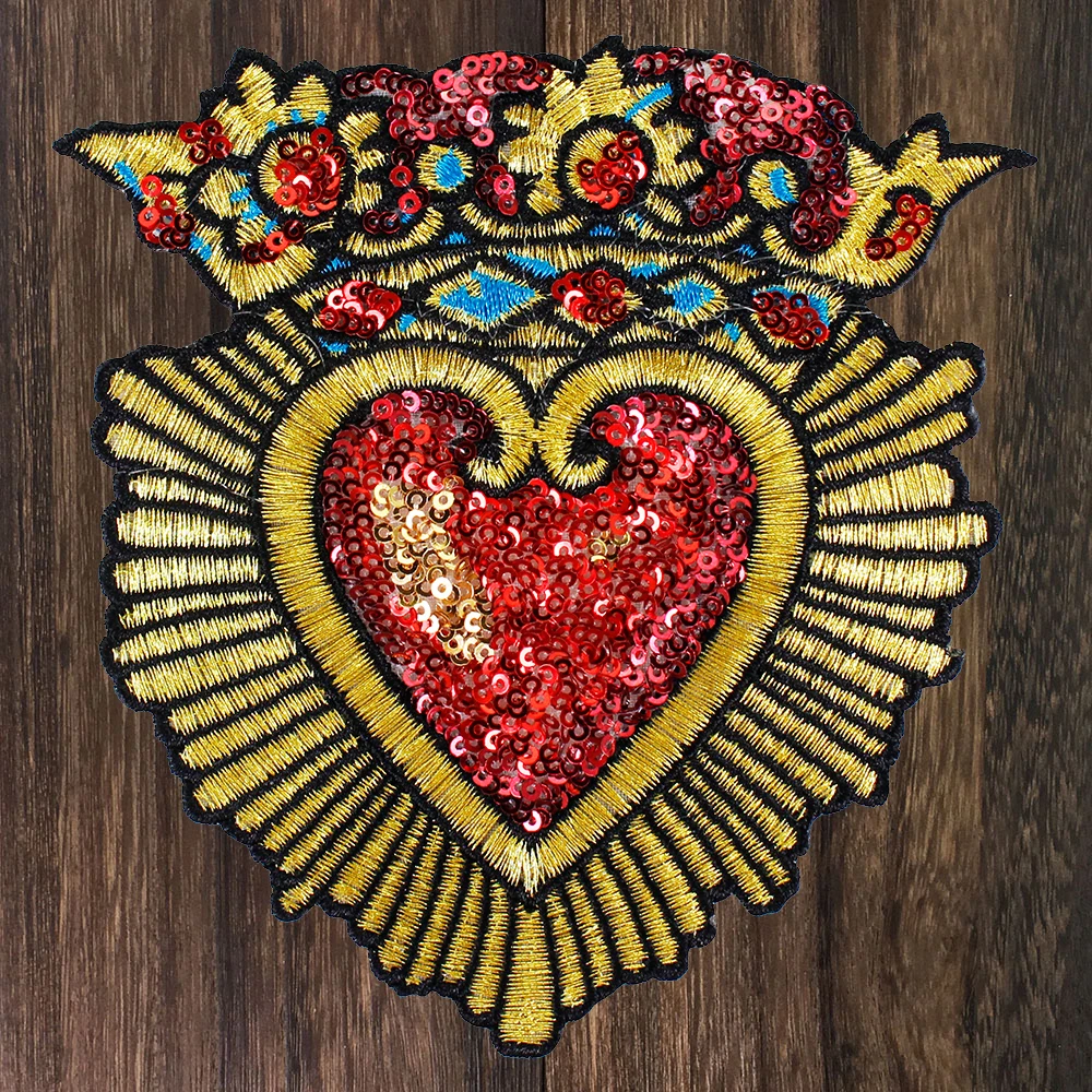 

1pc Bead Piece Embroidered Heart-shaped Patch Sequins Patch Sew onT-shirt DIY Fashion Decoration Badge Applique TH1154