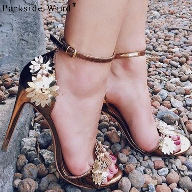 

Parkside Wind Gladiator High Heels Sandals Women Flower Patent Leather Ladies Shoes Summer Buckle Strap Wedding SandalsXWC2096-5