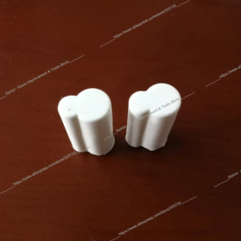 i (3) 